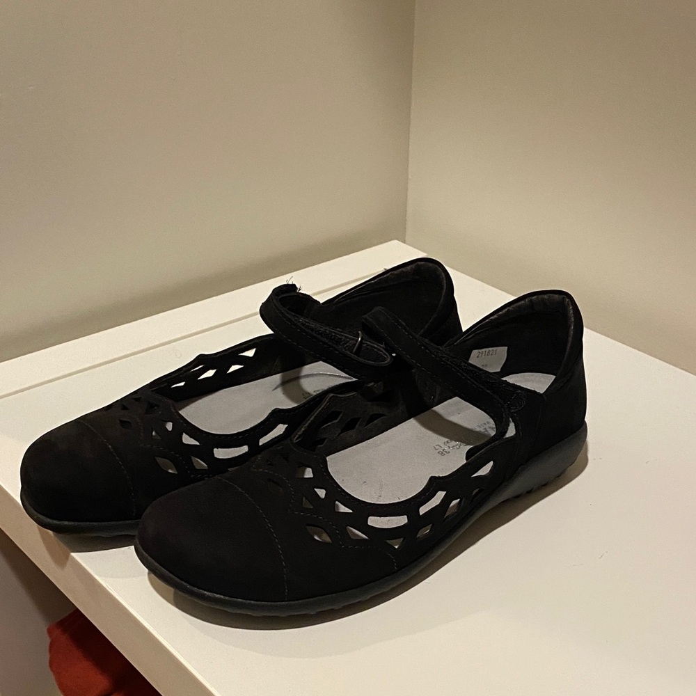 Naot Women’s Black Cutout Mary Jane Shoes - Picture 6 of 6